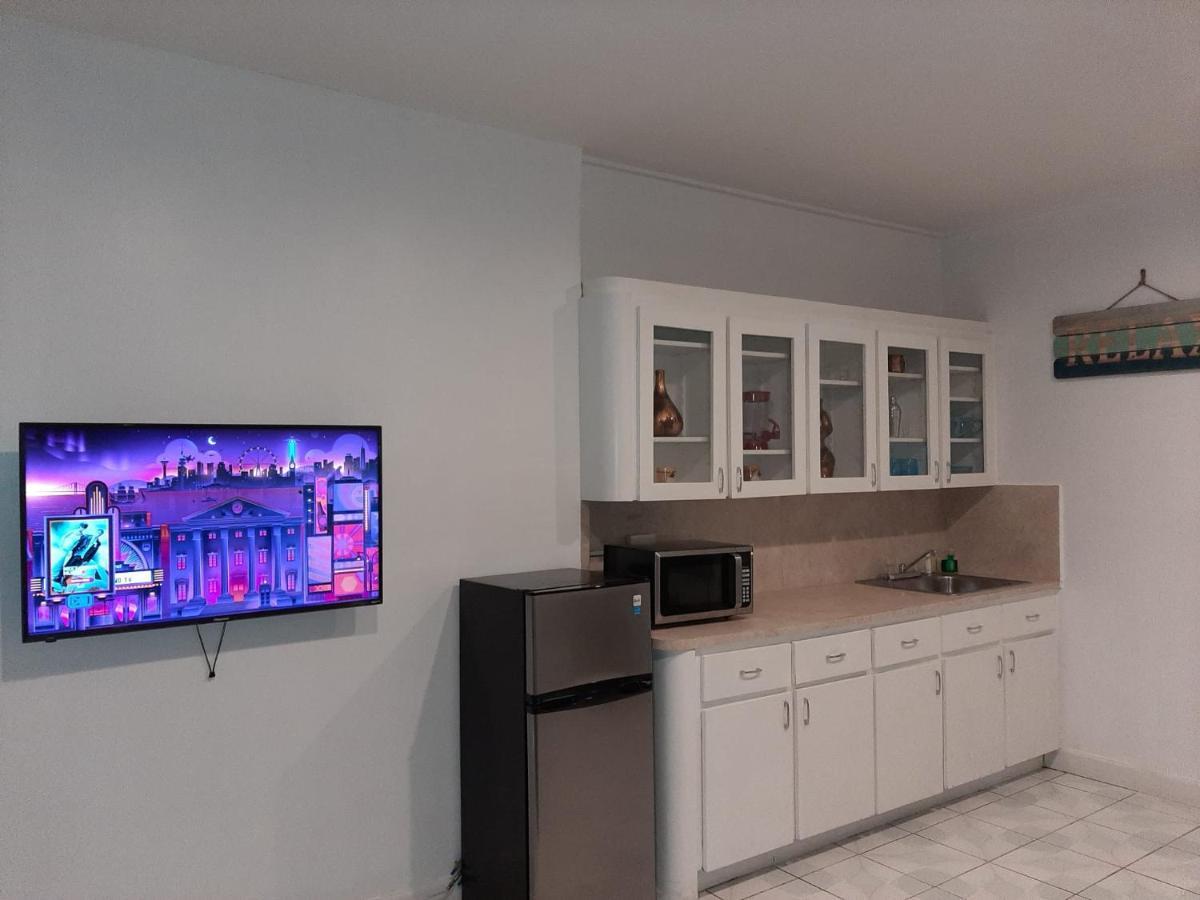 Ferienwohnung Hallandale Studio With Pool Hallandale Beach Exterior foto